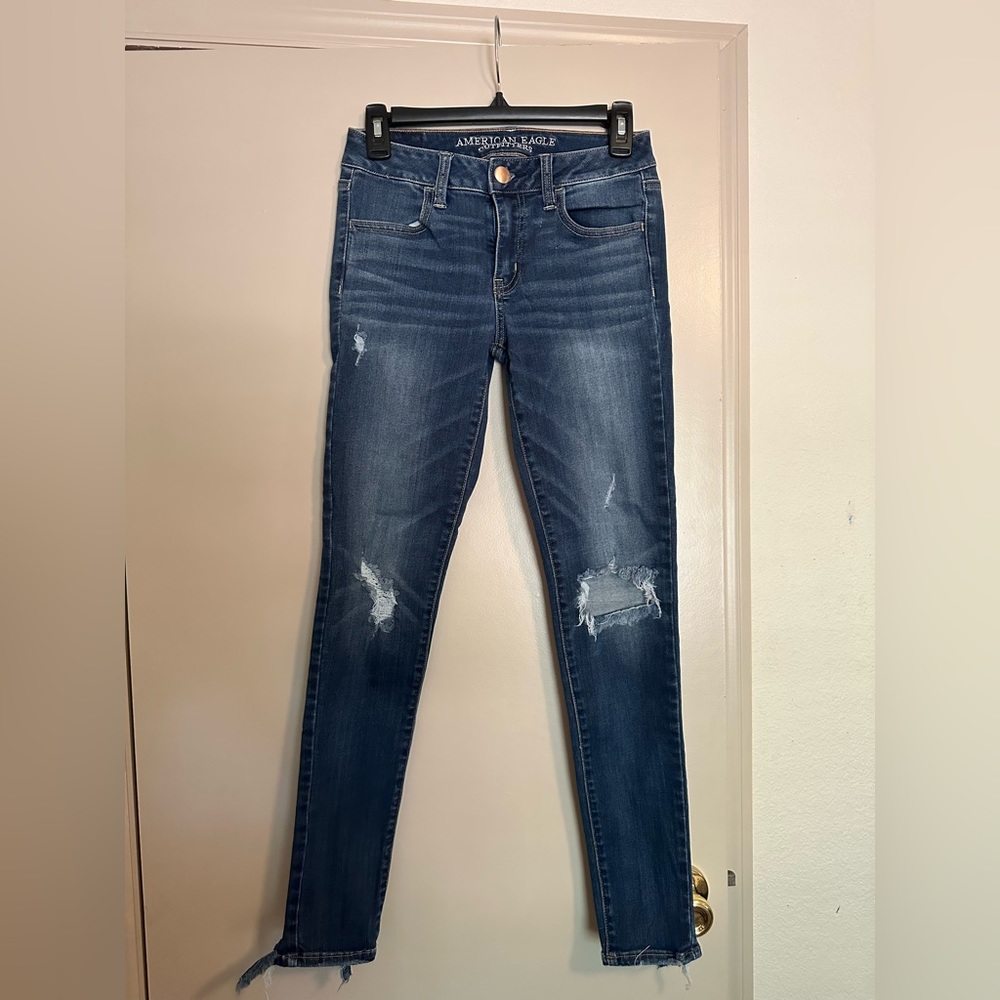 AE Super Super Stretch Jeggings. Size 4 Regular